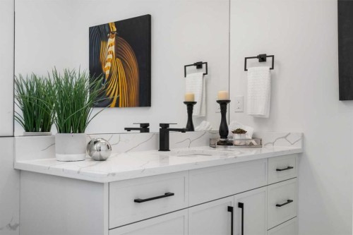 3116 4A Street Nw, Calgary, AB - Indoor Photo Showing Bathroom