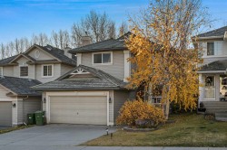 114 Valley Ponds Crescent NW Calgary, AB T3B 5T7