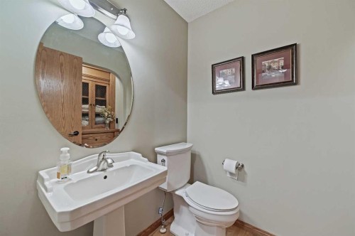 114 Valley Ponds Crescent Nw, Calgary, AB - Indoor Photo Showing Bathroom