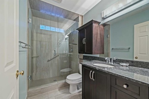 114 Valley Ponds Crescent Nw, Calgary, AB - Indoor Photo Showing Bathroom
