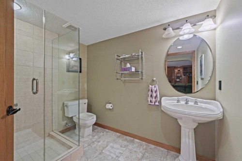 114 Valley Ponds Crescent Nw, Calgary, AB - Indoor Photo Showing Bathroom