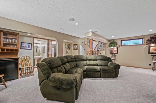 114 Valley Ponds Crescent Nw, Calgary, AB - Indoor