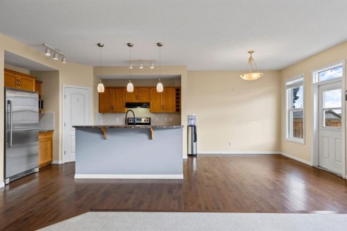 1043 Copperfield Boulevard Se, Calgary, AB - Indoor Photo Showing Kitchen