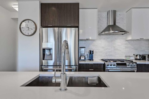 3404-930 6 Avenue Sw, Calgary, AB - Indoor Photo Showing Kitchen With Stainless Steel Kitchen With Double Sink With Upgraded Kitchen
