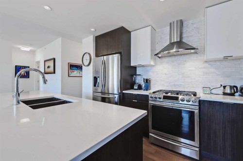 3404-930 6 Avenue Sw, Calgary, AB - Indoor Photo Showing Kitchen With Stainless Steel Kitchen With Double Sink With Upgraded Kitchen