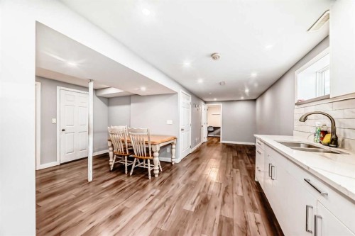 4416 Maryvale Drive Ne, Calgary, AB - Indoor