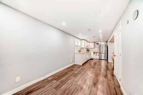 4416 Maryvale Drive Ne, Calgary, AB - Indoor Photo Showing Other Room