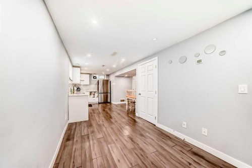 4416 Maryvale Drive Ne, Calgary, AB - Indoor Photo Showing Other Room