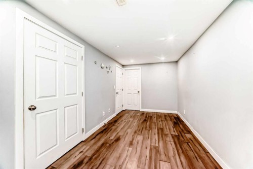 4416 Maryvale Drive Ne, Calgary, AB - Indoor Photo Showing Other Room