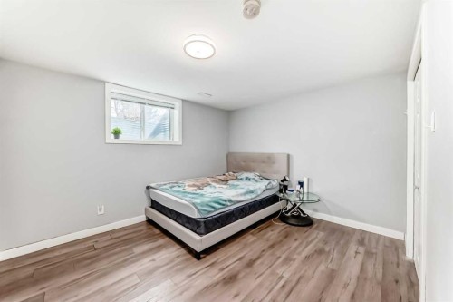 4416 Maryvale Drive Ne, Calgary, AB - Indoor Photo Showing Bedroom
