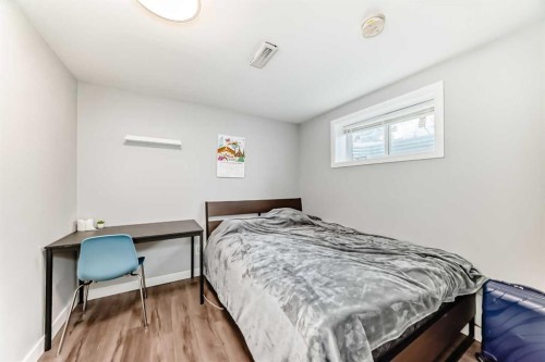 4416 Maryvale Drive Ne, Calgary, AB - Indoor Photo Showing Bedroom