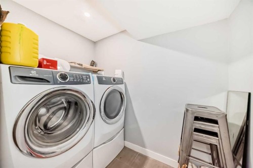 4416 Maryvale Drive Ne, Calgary, AB - Indoor Photo Showing Laundry Room