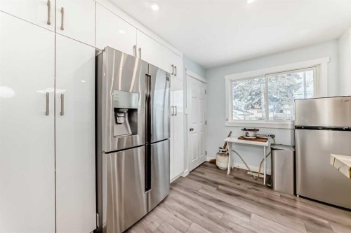 4416 Maryvale Drive Ne, Calgary, AB - Indoor