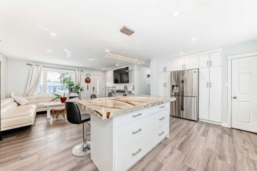 4416 Maryvale Drive Ne, Calgary, AB - Indoor Photo Showing Kitchen