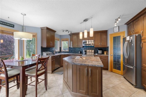 168 Fairways Drive Nw, Airdrie, AB - Indoor