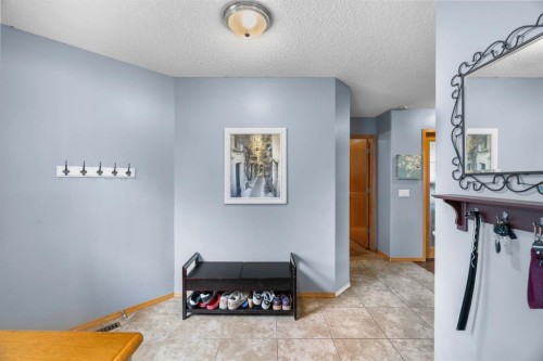 168 Fairways Drive Nw, Airdrie, AB - Indoor Photo Showing Other Room