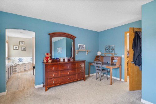 168 Fairways Drive Nw, Airdrie, AB - Indoor Photo Showing Other Room