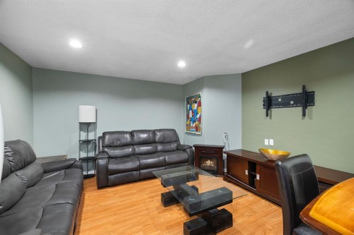 168 Fairways Drive Nw, Airdrie, AB - Indoor