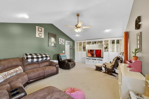 816-800 Carriage Lane Place, Carstairs, AB - Indoor