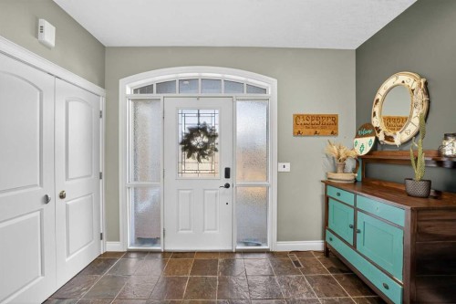 816-800 Carriage Lane Place, Carstairs, AB - Indoor Photo Showing Other Room