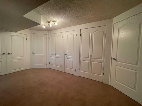 3506 Doverthorn Road Se, Calgary, AB - Indoor Photo Showing Other Room