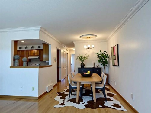 3506 Doverthorn Road Se, Calgary, AB - Indoor Photo Showing Dining Room