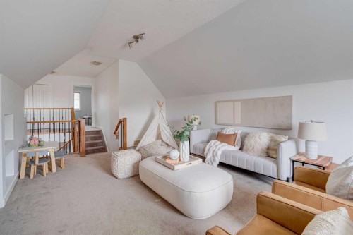 108 Tuscany Estates Close Nw, Calgary, AB - Indoor Photo Showing Living Room