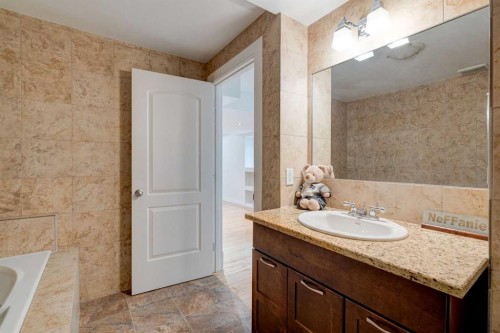 108 Tuscany Estates Close Nw, Calgary, AB - Indoor Photo Showing Bathroom
