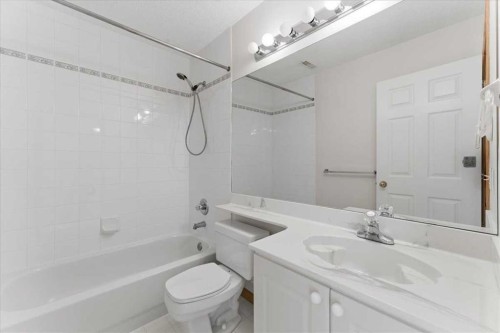 69 Scimitar Point Nw, Calgary, AB - Indoor Photo Showing Bathroom