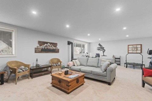 1909 Riverside Drive Nw, High River, AB - Indoor Photo Showing Living Room