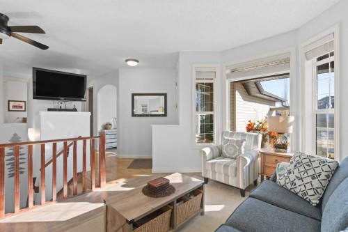 1909 Riverside Drive Nw, High River, AB - Indoor Photo Showing Living Room