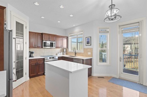 1909 Riverside Drive Nw, High River, AB - Indoor Photo Showing Kitchen