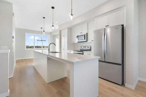 1477 Rangeview Drive Se, Calgary, AB - Indoor Photo Showing Kitchen With Upgraded Kitchen