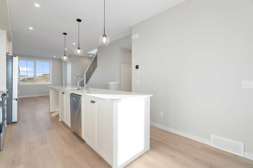 1477 Rangeview Drive Se, Calgary, AB - Indoor Photo Showing Kitchen With Upgraded Kitchen