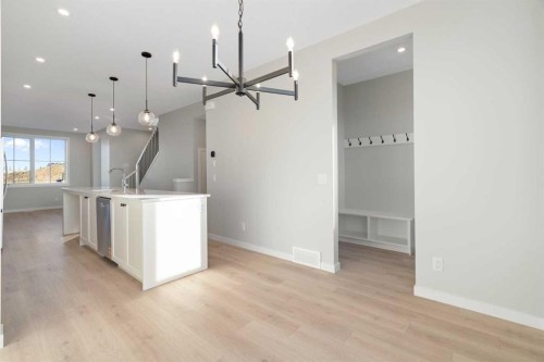 1477 Rangeview Drive Se, Calgary, AB - Indoor Photo Showing Kitchen