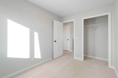 1477 Rangeview Drive Se, Calgary, AB - Indoor Photo Showing Other Room