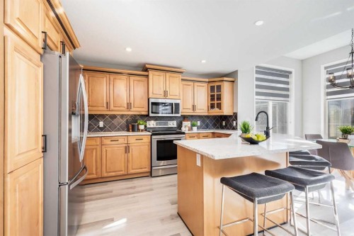 208 Fairways Bay Nw, Airdrie, AB - Indoor Photo Showing Kitchen