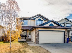 208 Fairways Bay NW Airdrie, AB T4B 2P5