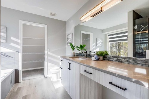 208 Fairways Bay Nw, Airdrie, AB - Indoor Photo Showing Other Room