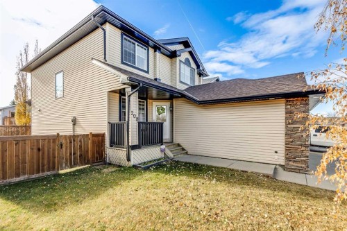 208 Fairways Bay Nw, Airdrie, AB - Outdoor