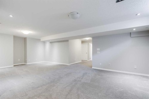 208 Fairways Bay Nw, Airdrie, AB - Indoor