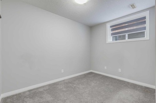 208 Fairways Bay Nw, Airdrie, AB - Indoor Photo Showing Other Room