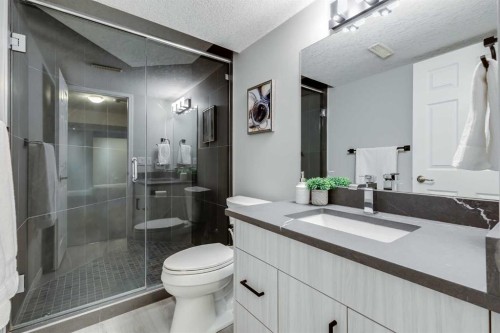 208 Fairways Bay Nw, Airdrie, AB - Indoor Photo Showing Bathroom