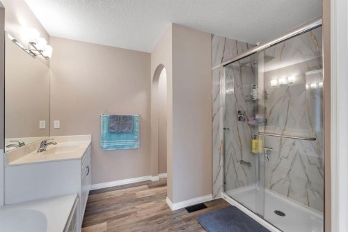 405 Kincora Drive Nw, Calgary, AB - Indoor Photo Showing Bathroom