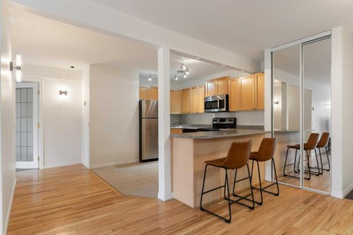 10-210 25 Avenue Sw, Calgary, AB - Indoor Photo Showing Kitchen