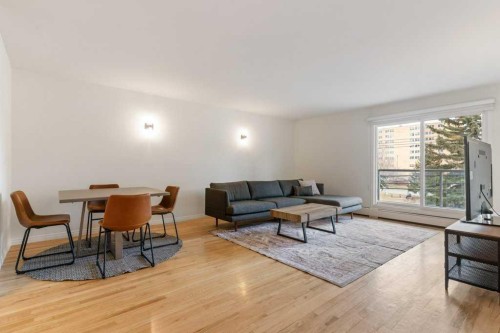 10-210 25 Avenue Sw, Calgary, AB - Indoor Photo Showing Living Room