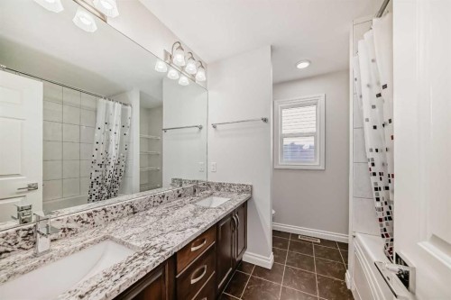 40 Martha'S Meadow Place Ne, Calgary, AB - Indoor Photo Showing Bathroom