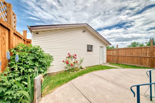 66 Templeby Way Ne, Calgary, AB - Outdoor