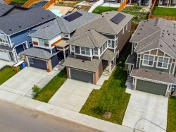 264 Lucas Way NW Calgary, AB T3P 0R5