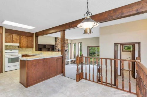 516 Poplar Avenue, Trochu, AB - Indoor Photo Showing Kitchen